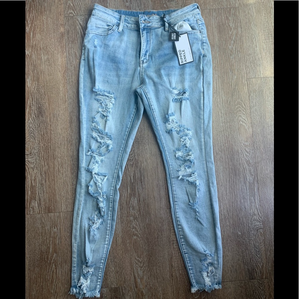 Rue 21 Vnd style ripped ankle skinny jeans